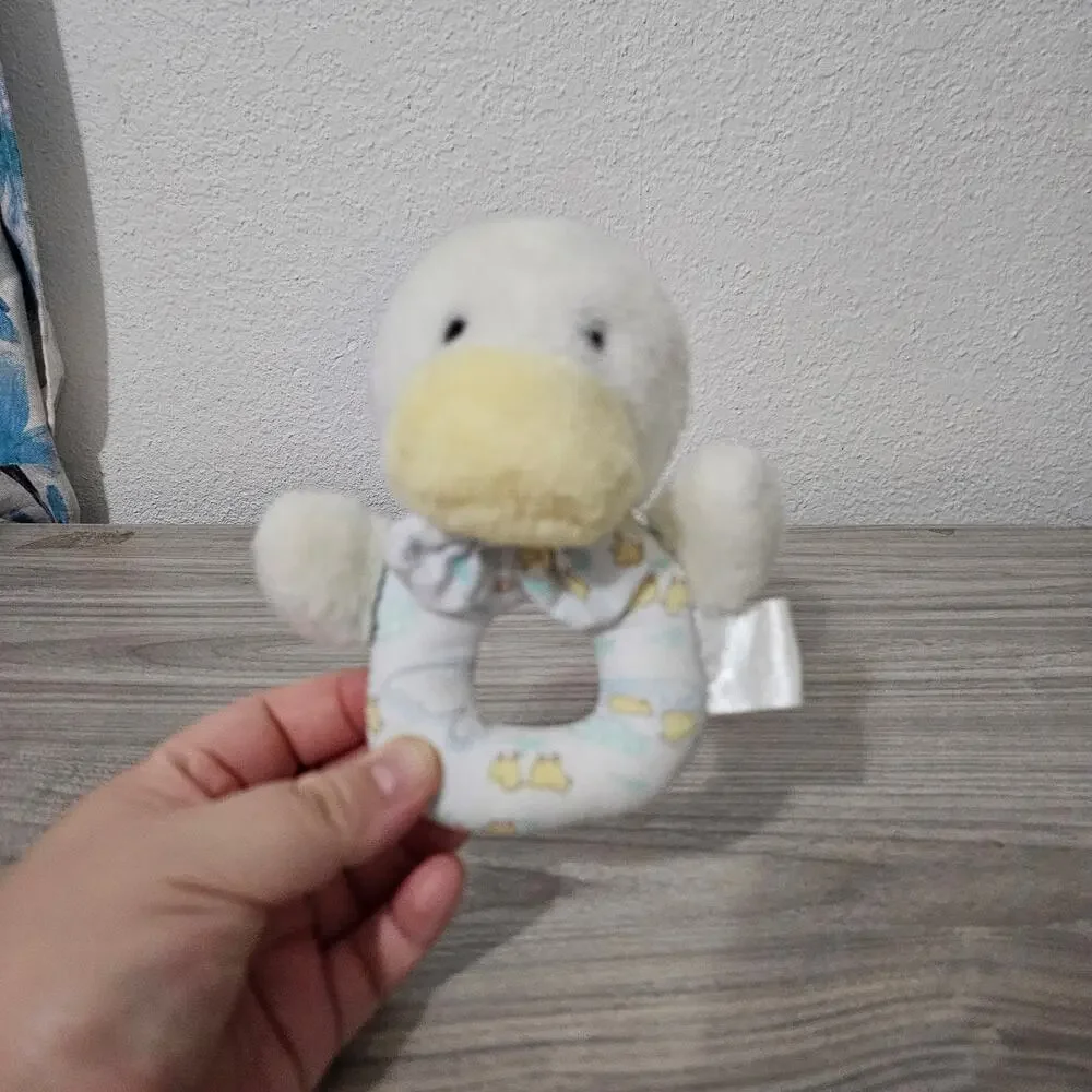 Carter's Classic Duck Pastel Hand Rattle Ring Circle Vintage White Yellow